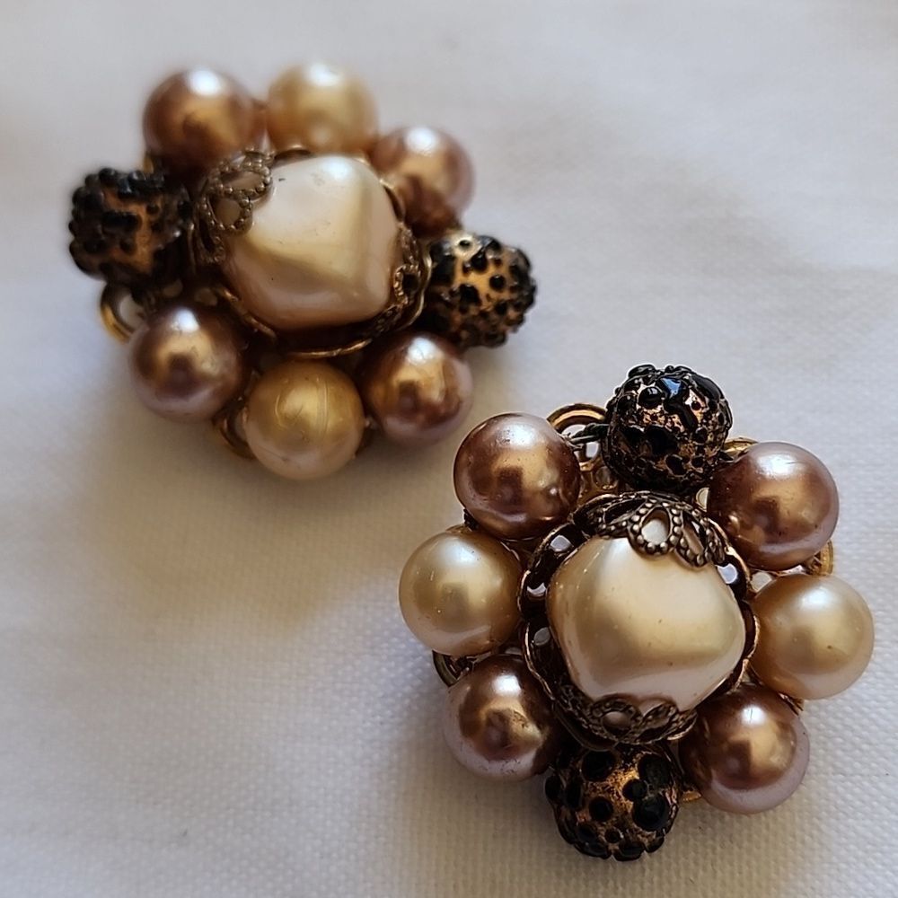 Elegant Vintage Mocha Cream Bead Cluster Clip On Earrings